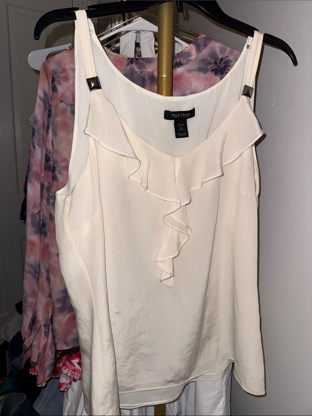 White House Black Market Cream Ruffle V-Neck Sleeveless Camisole